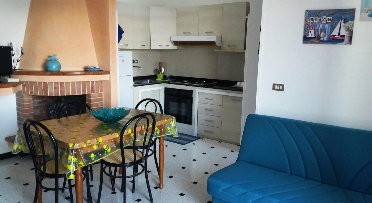 Appartamento Indipendente Nardy-Ros Torre dell'Orso Exterior foto